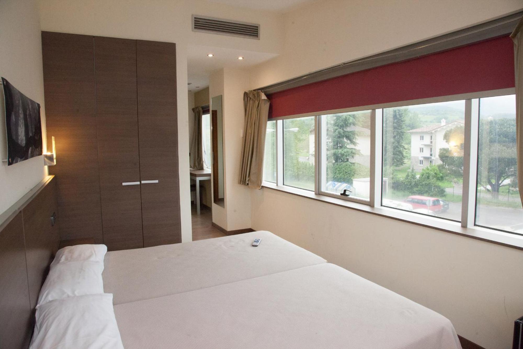אלססואה Hotel Izelai מראה חיצוני תמונה