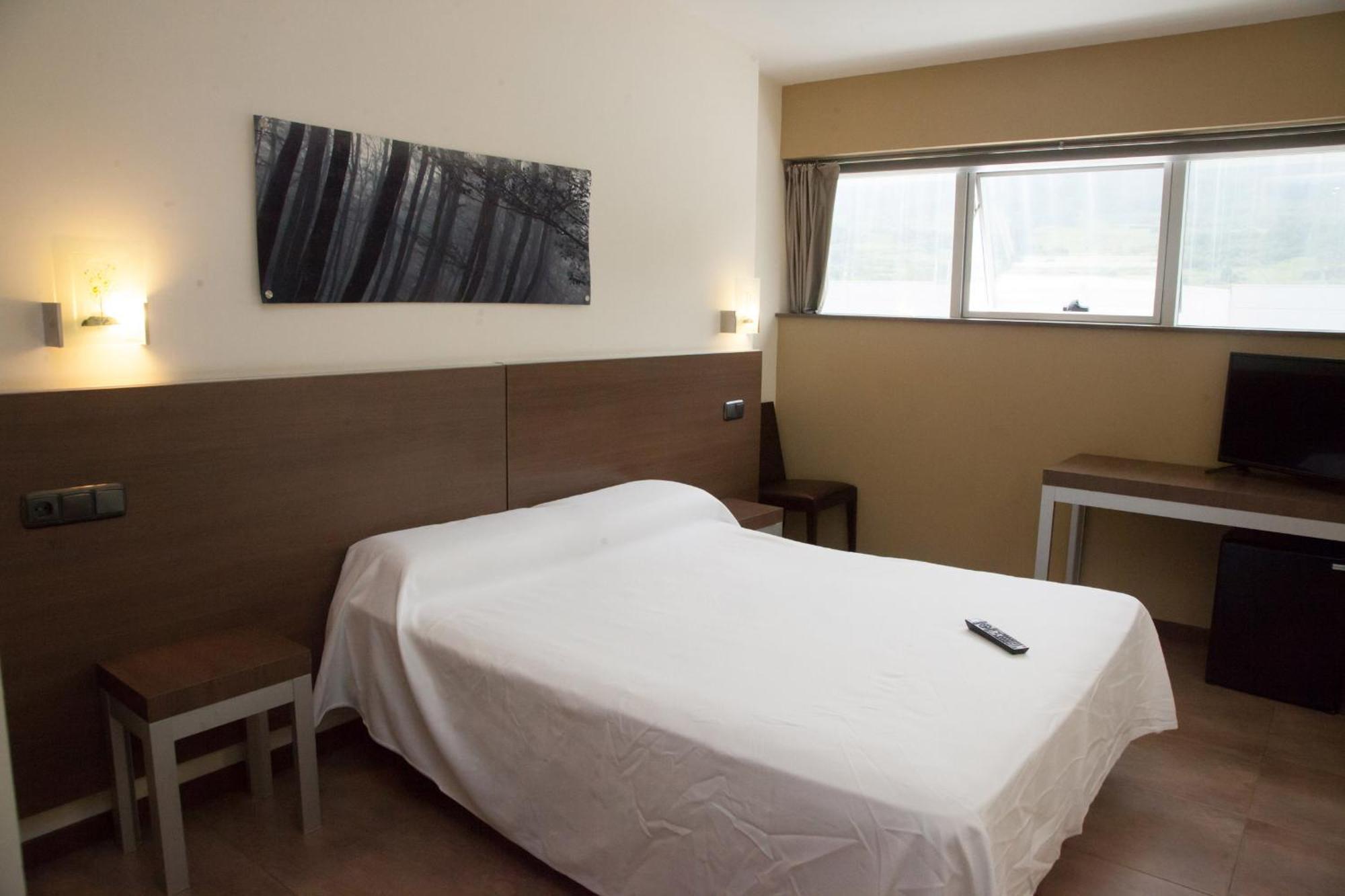 אלססואה Hotel Izelai מראה חיצוני תמונה