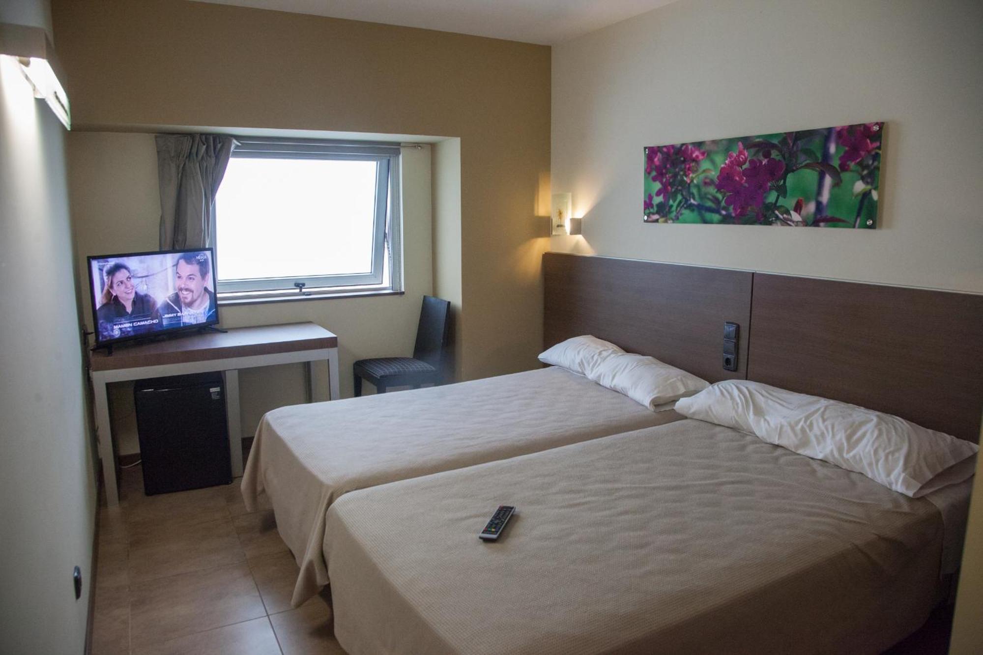 אלססואה Hotel Izelai מראה חיצוני תמונה